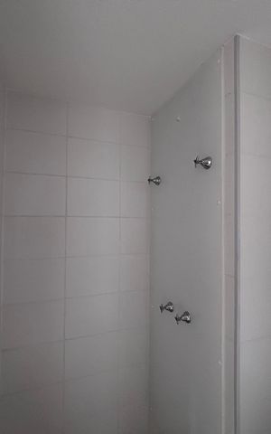 Apartamento à venda com 55m², 2 quartos e 1 vaga Apartamento à venda com 55m², 2 quartos e 1 vagaBanheiro