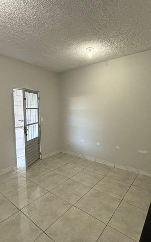 Casa para alugar com 80m², 2 quartos e sem vagaSala