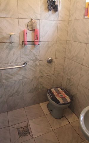 Casa à venda com 360m², 2 quartos e sem vagaBanheiro