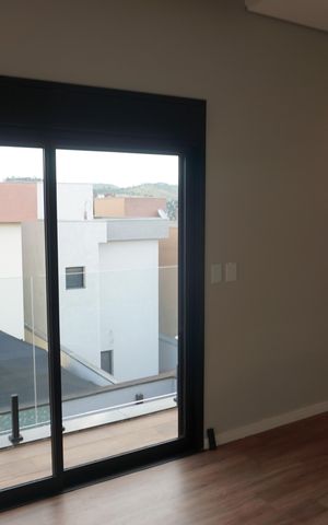 Casa de condomínio à venda com 134m², 2 quartos e 2 vagasSuíte
