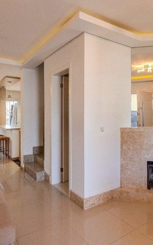 Casa para alugar com 209m², 3 quartos e 2 vagas Casa para alugar com 209m², 3 quartos e 2 vagasSala