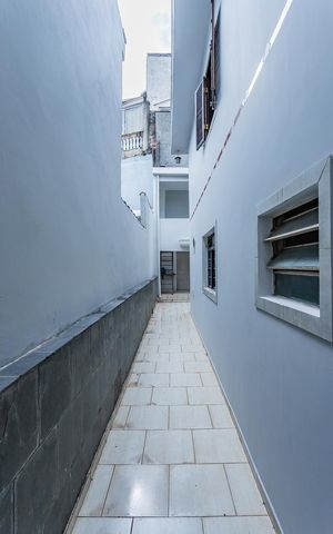 Casa à venda com 200m², 3 quartos e 3 vagas Casa à venda com 200m², 3 quartos e 3 vagasCorredor