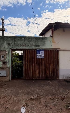 Casa para alugar com 150m², 2 quartos e 2 vagasFachada