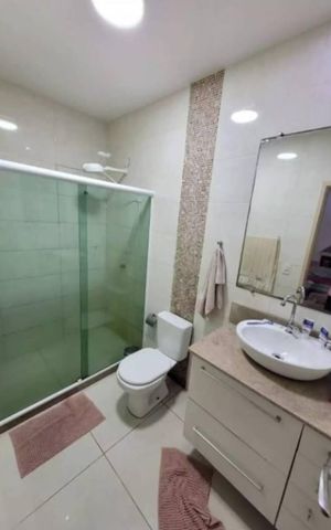 Casa de condomínio para alugar com 350m², 4 quartos e 6 vagas Casa de condomínio para alugar com 350m², 4 quartos e 6 vagasBanheiro