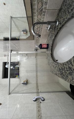 Casa à venda com 210m², 3 quartos e 2 vagas Casa à venda com 210m², 3 quartos e 2 vagasBanheiro da Suíte