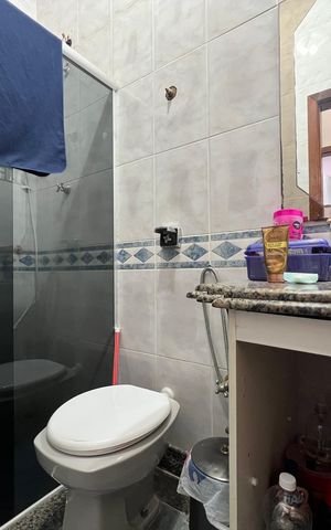 Casa à venda com 210m², 3 quartos e 2 vagas Casa à venda com 210m², 3 quartos e 2 vagasBanheiro Social