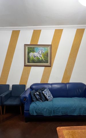Casa à venda com 210m², 3 quartos e 2 vagas Casa à venda com 210m², 3 quartos e 2 vagasSala