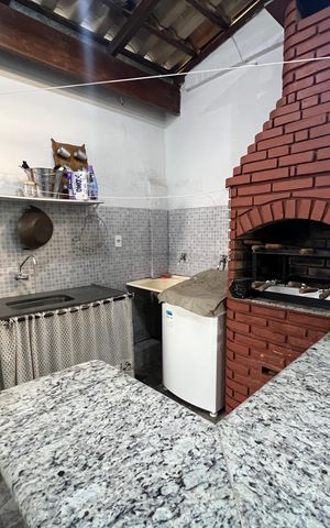 Casa à venda com 210m², 3 quartos e 2 vagas Casa à venda com 210m², 3 quartos e 2 vagasChurrasqueira
