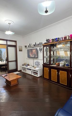 Casa à venda com 210m², 3 quartos e 2 vagas Casa à venda com 210m², 3 quartos e 2 vagasSala