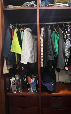 Casa à venda com 210m², 3 quartos e 2 vagas Casa à venda com 210m², 3 quartos e 2 vagasCloset da suíte