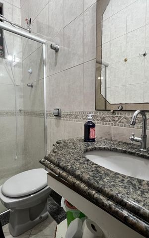 Casa à venda com 210m², 3 quartos e 2 vagas Casa à venda com 210m², 3 quartos e 2 vagasBanheiro da Suíte