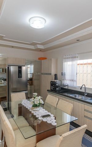 Casa à venda com 250m², 2 quartos e 3 vagas Casa à venda com 250m², 2 quartos e 3 vagasCozinha