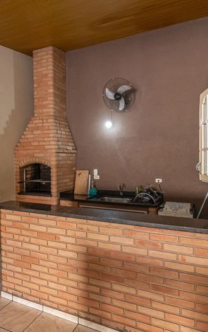 Casa à venda com 250m², 2 quartos e 3 vagas Casa à venda com 250m², 2 quartos e 3 vagasÁrea comum - Churrasqueira