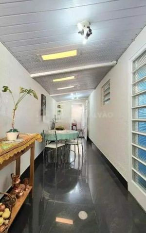 Casa à venda com 128m², 3 quartos e 4 vagas