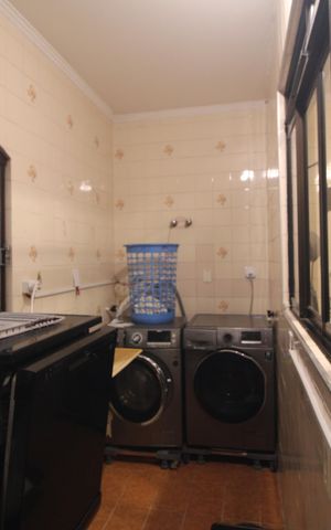 Casa à venda com 96m², 3 quartos e 2 vagasLavanderia