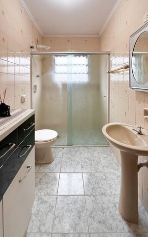 Casa para alugar com 114m², 3 quartos e 1 vaga Casa para alugar com 114m², 3 quartos e 1 vagaBanheiro Social 2