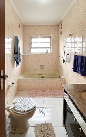 Casa para alugar com 114m², 3 quartos e 1 vaga Casa para alugar com 114m², 3 quartos e 1 vagaBanheiro Social
