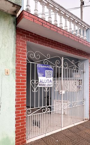 Casa para alugar com 114m², 3 quartos e 1 vaga Casa para alugar com 114m², 3 quartos e 1 vagaFachada