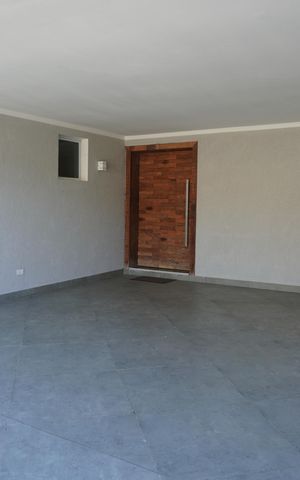 Casa de condomínio para alugar com 405m², 2 quartos e 4 vagasGaragem