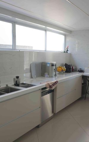 Casa de condomínio para alugar com 405m², 2 quartos e 4 vagasCozinha