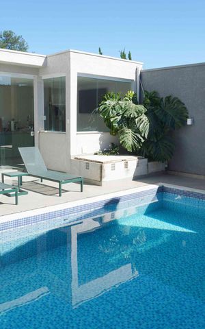 Casa de condomínio para alugar com 405m², 2 quartos e 4 vagasPiscina