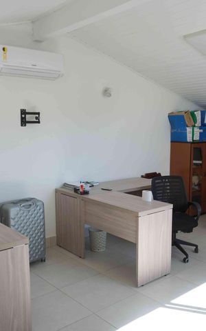 Casa de condomínio para alugar com 405m², 2 quartos e 4 vagasEscritório