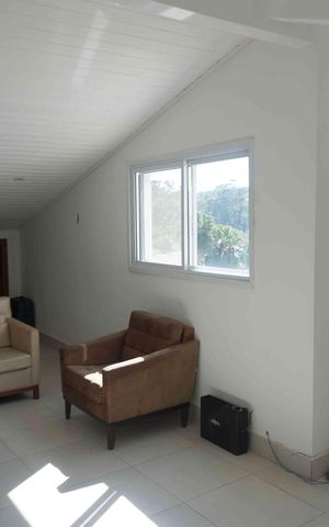 Casa de condomínio para alugar com 405m², 2 quartos e 4 vagasEscritório