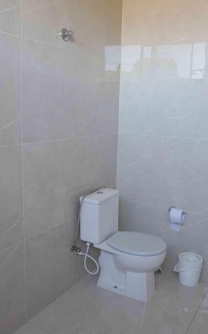 Casa de condomínio para alugar com 405m², 2 quartos e 4 vagasBanheiro