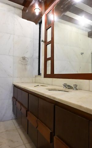 Apartamento à venda com 692m², 4 quartos e 4 vagasBanheiro da Suíte  3
