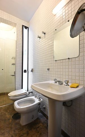 Apartamento à venda com 692m², 4 quartos e 4 vagasBanheiro
