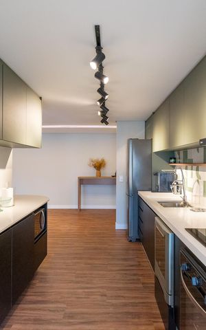 Apartamento à venda com 107m², 3 quartos e 2 vagas Apartamento à venda com 107m², 3 quartos e 2 vagasCozinha