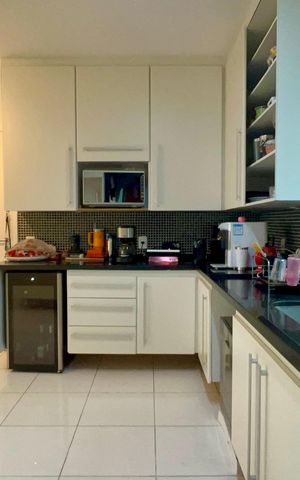 Apartamento à venda com 118m², 3 quartos e 2 vagas Apartamento à venda com 118m², 3 quartos e 2 vagasCozinha