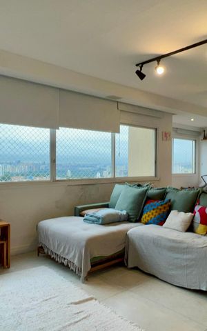 Apartamento à venda com 118m², 3 quartos e 2 vagas Apartamento à venda com 118m², 3 quartos e 2 vagasSala