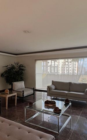 Apartamento à venda com 118m², 3 quartos e 2 vagas Apartamento à venda com 118m², 3 quartos e 2 vagasHall de entrada