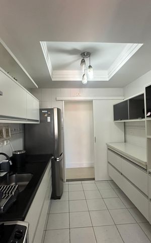 Apartamento à venda com 94m², 3 quartos e 2 vagas Apartamento à venda com 94m², 3 quartos e 2 vagasCozinha
