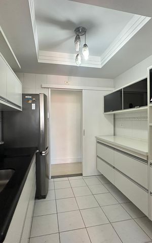 Apartamento à venda com 94m², 3 quartos e 2 vagas Apartamento à venda com 94m², 3 quartos e 2 vagasCozinha