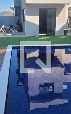 Casa de condomínio à venda com 140m², 3 quartos e 2 vagasPiscina