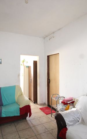 Casa à venda com 180m², 3 quartos e 3 vagasSala 2