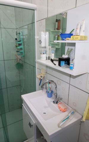 Casa à venda com 180m², 3 quartos e 3 vagasBanheiro 2