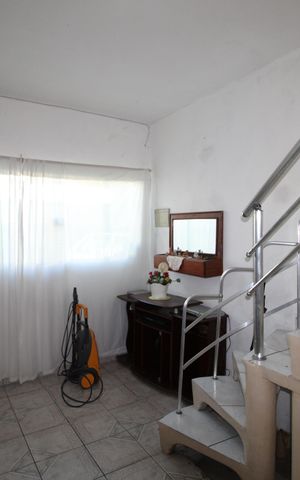 Casa à venda com 180m², 3 quartos e 3 vagasSala