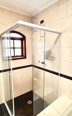 Casa à venda com 327m², 8 quartos e 2 vagas Casa à venda com 327m², 8 quartos e 2 vagasBanheiro 3