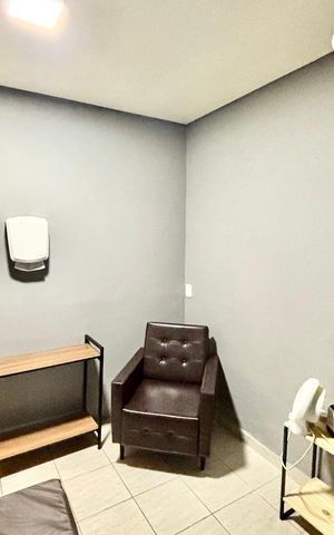 Casa à venda com 327m², 8 quartos e 2 vagas Casa à venda com 327m², 8 quartos e 2 vagasQuarto suíte 1