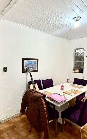 Casa à venda com 327m², 8 quartos e 2 vagas Casa à venda com 327m², 8 quartos e 2 vagasSala de jantar