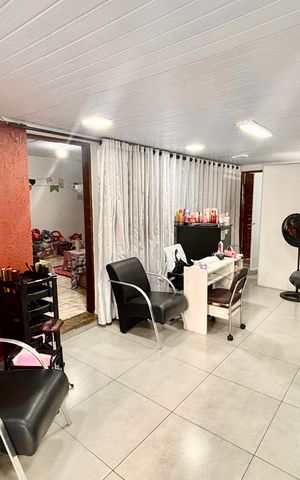 Casa à venda com 327m², 8 quartos e 2 vagas Casa à venda com 327m², 8 quartos e 2 vagasÁrea comum