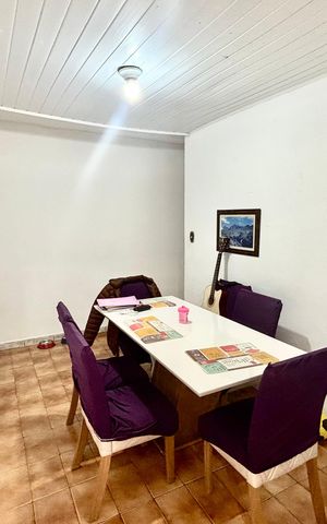 Casa à venda com 327m², 8 quartos e 2 vagas Casa à venda com 327m², 8 quartos e 2 vagasSala de jantar