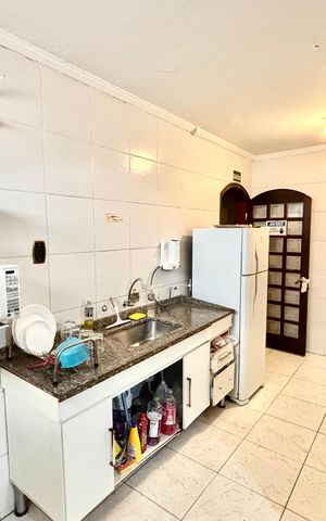 Casa à venda com 327m², 8 quartos e 2 vagas Casa à venda com 327m², 8 quartos e 2 vagasCozinha