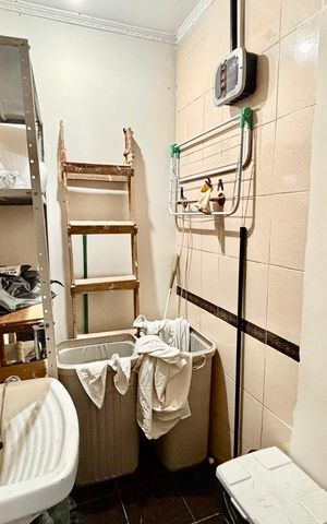 Casa à venda com 327m², 8 quartos e 2 vagas Casa à venda com 327m², 8 quartos e 2 vagasÁrea de serviço