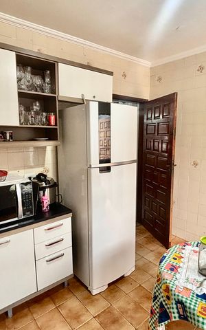 Casa à venda com 327m², 8 quartos e 2 vagas Casa à venda com 327m², 8 quartos e 2 vagasCozinha