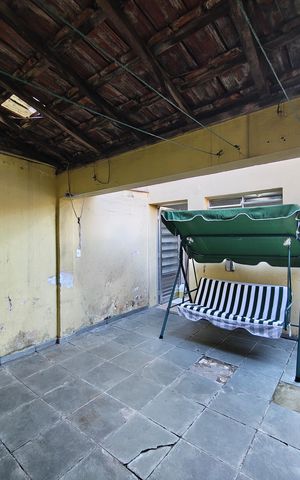 Casa à venda com 100m², 2 quartos e 2 vagas Casa à venda com 100m², 2 quartos e 2 vagasQuintal