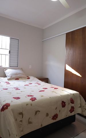 Casa à venda com 90m², 2 quartos e 2 vagas Casa à venda com 90m², 2 quartos e 2 vagasQuarto Suíte